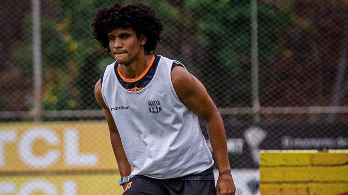 Eduard Bello disputó con la selección de Venezuela la Copa América ahora es jugador de Barcelona.