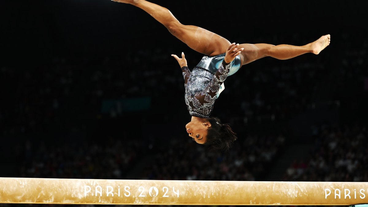 Simone Biles de Estados Unidos es una historia viviente de la gimnasia artística.