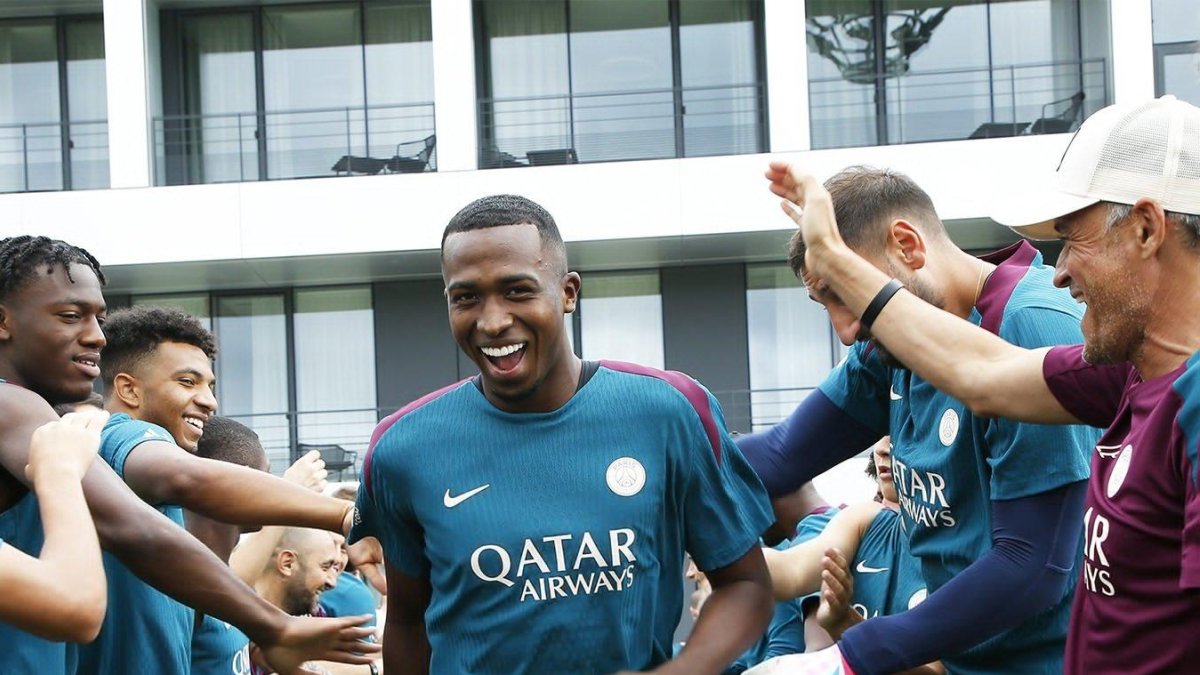 William Pacho jugará en PSG hasta julio de 2029.