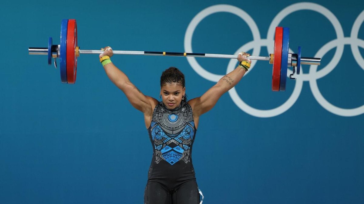 Angie Palacios levantó un máximo de 116 kilogramos en el arranque de los 71 kg en halterofilia