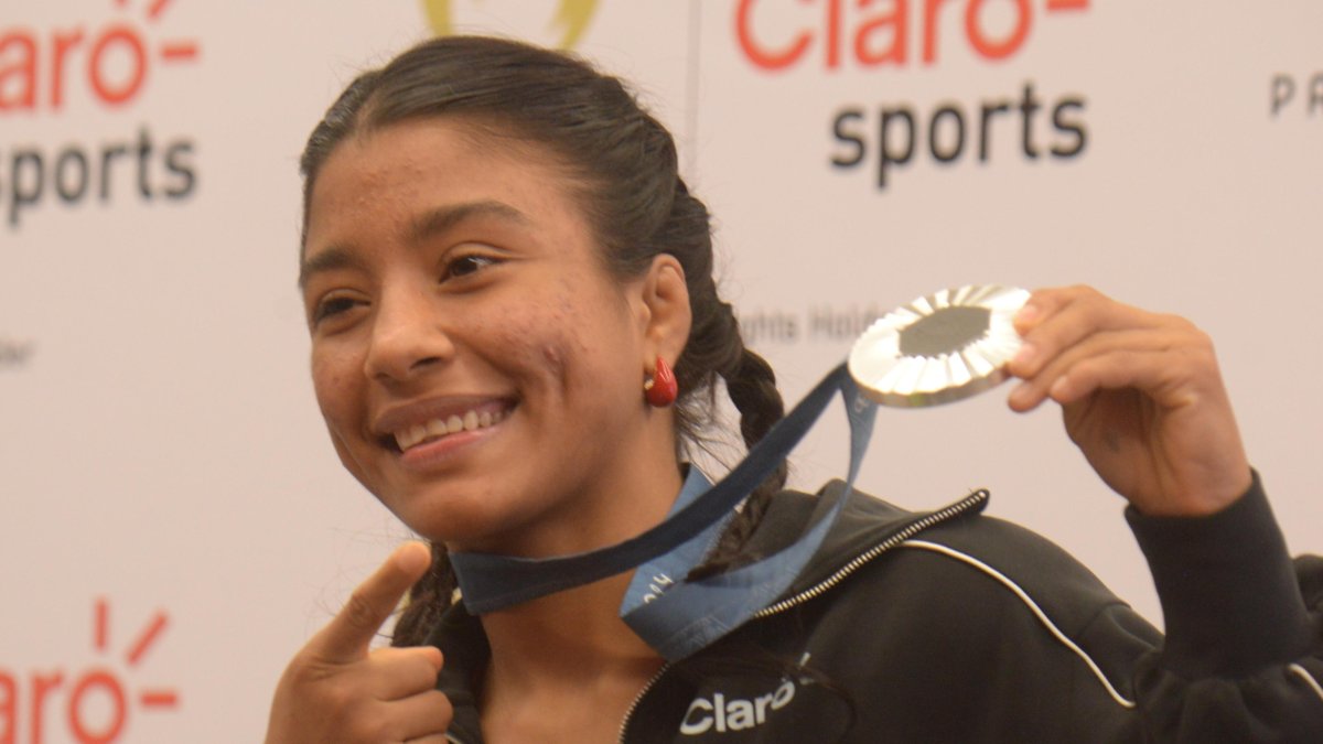 Lucía Yépez estuvo presente en un conversatorio organizado por uno de sus auspiciantes