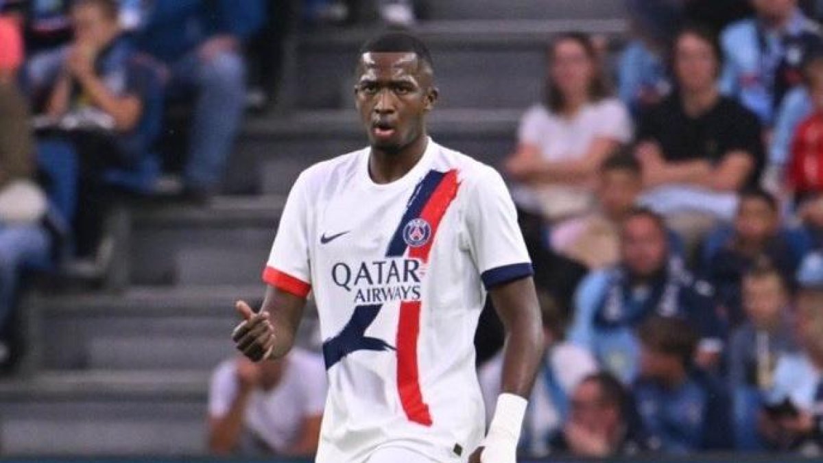 Willian Pacho debutó con PSG en la victoria de la fecha 1 de Ligue 1