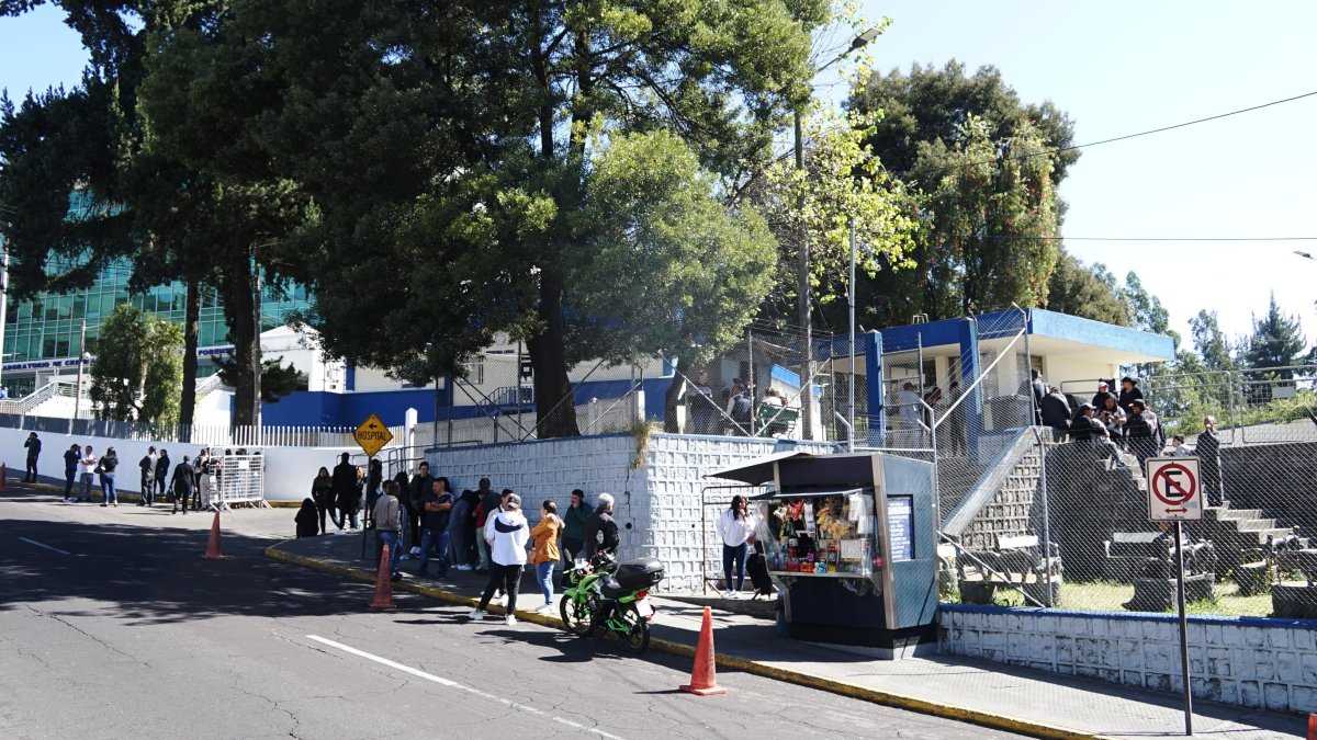 El cadáver fue trasladado al Laboratorio de Criminalística y Ciencias Forenses de Quito, capital del Ecuador.