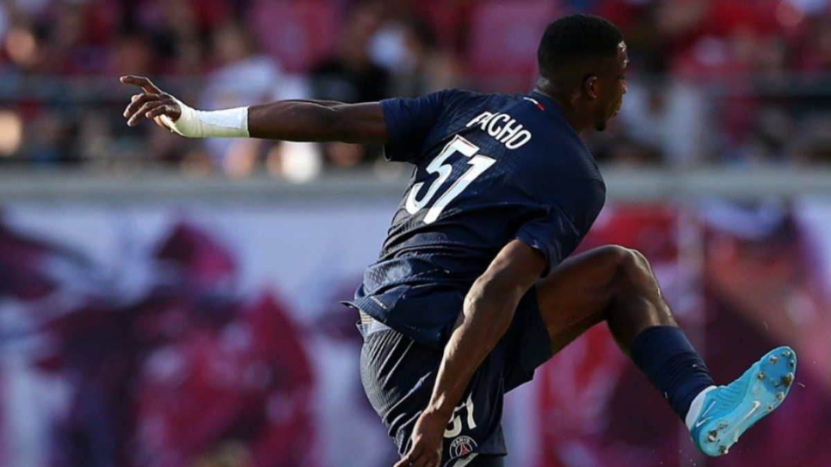Willian Pacho en una de las jugadas en el partido de PSG ante Montpellier