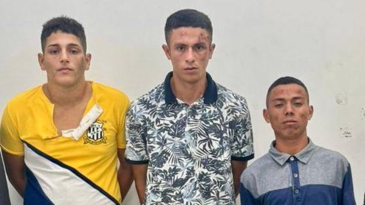 Los detenidos son Ricardo Jandel Moreira Cevallos (20 años), Carlos Julio Pincay Vélez (24) y Steeven Jesús Moreira Cevallos (25 años).