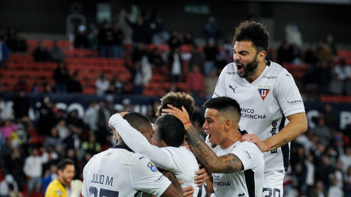 Liga de Quito festejando una de las últimas goleadas ante Deportivo Cuenca.