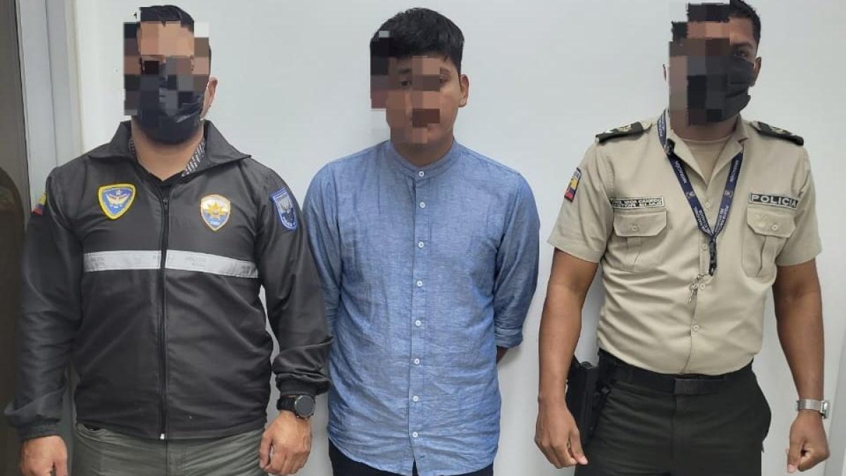 El ciudadano pretendía viajar a París, la capital de Francia.