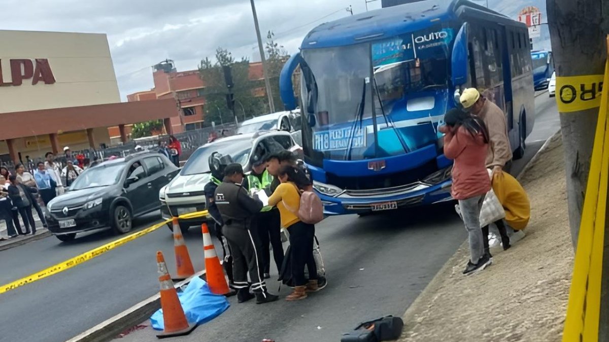 Una hombre adulto falleció, mientras que una niña, de 11 años, resultó herida en el percance ocurrido en el sur de Quito.