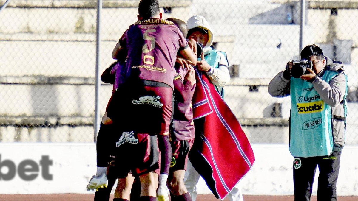 Mushuc Runa y una fiesta luego de golear 3-0 a Orense.