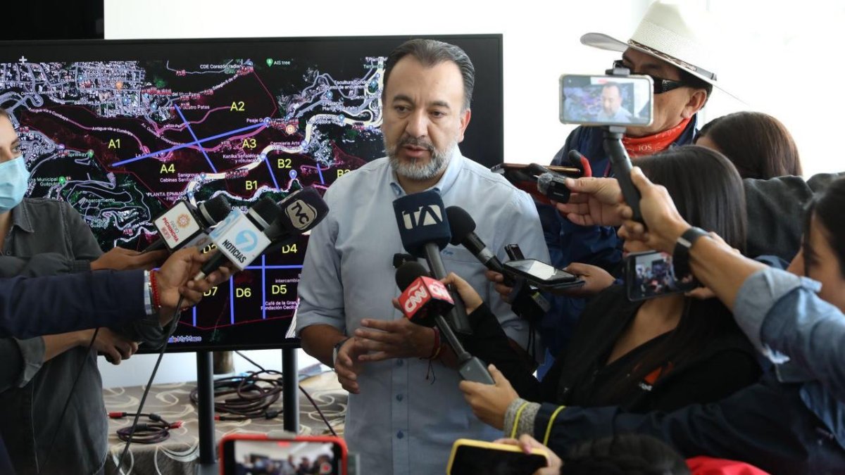 El alcalde Pable Muñoz habló sobre las causas de los recientes incendios en Quito.