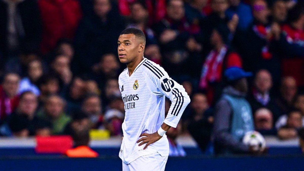 Mbappé entró a la segunda mitad del partido, pero no fue certero.