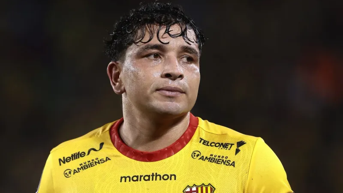 Mario Pineida el jugador de moda en redes sociales.