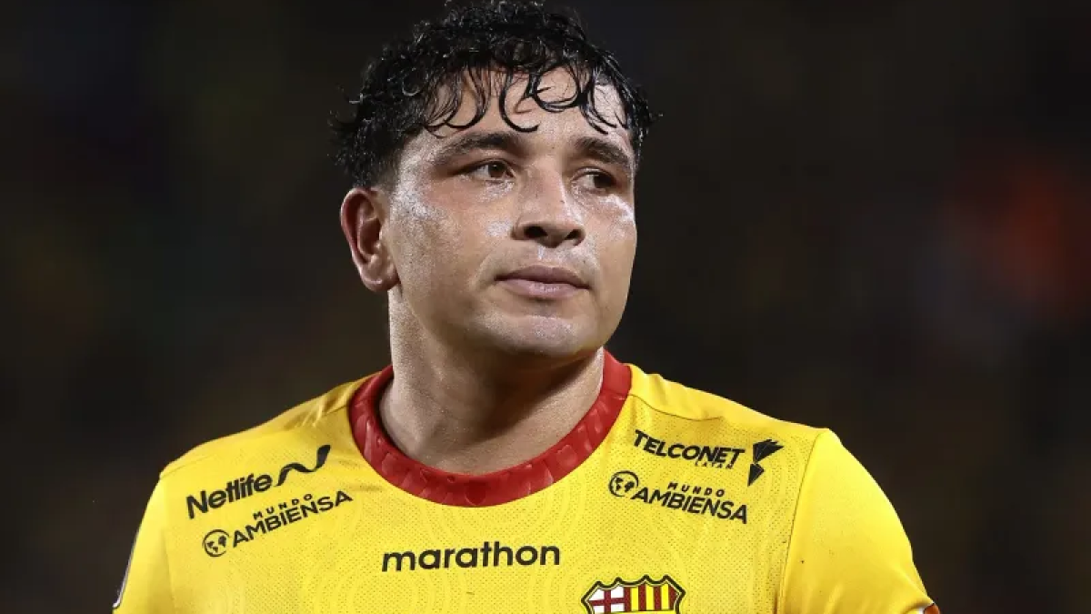 Mario Pineida mientras vestía la camiseta del Barcelona S.C.