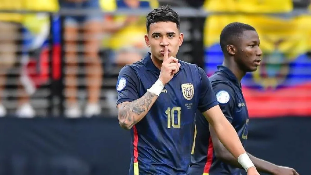 El ecuatoriano Kendry Páez, quien se unirá al Chelsea inglés en mayo de 2025, guiará al ataque tricolor.