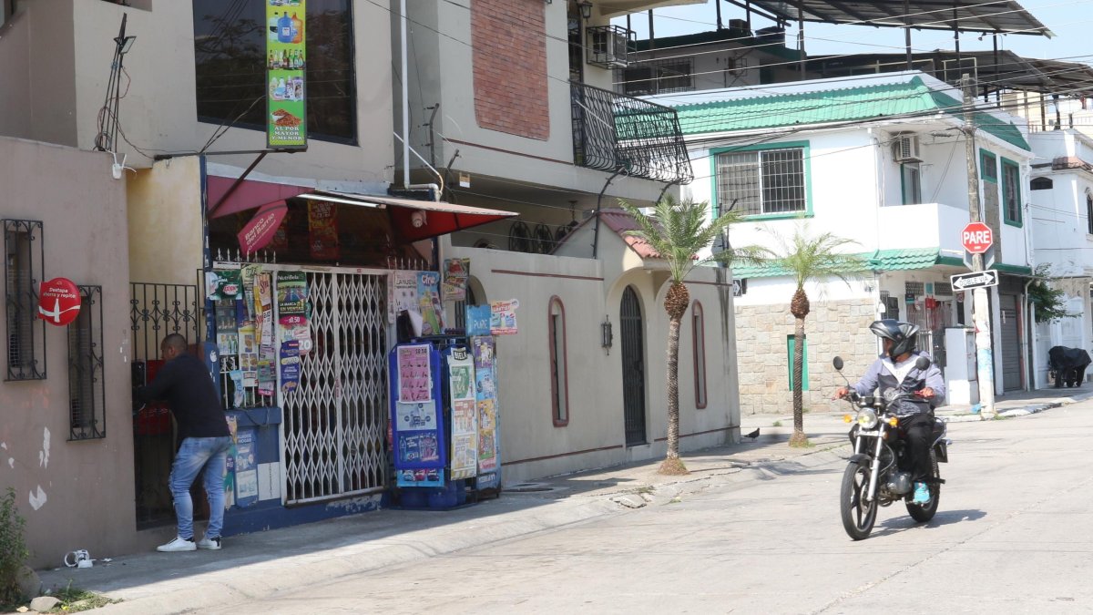 Horas después del hecho, la tienda estuvo cerrada. Moradores y familiares están preocupados porque, hasta la mañana del lunes, no hubo noticias del hombre.