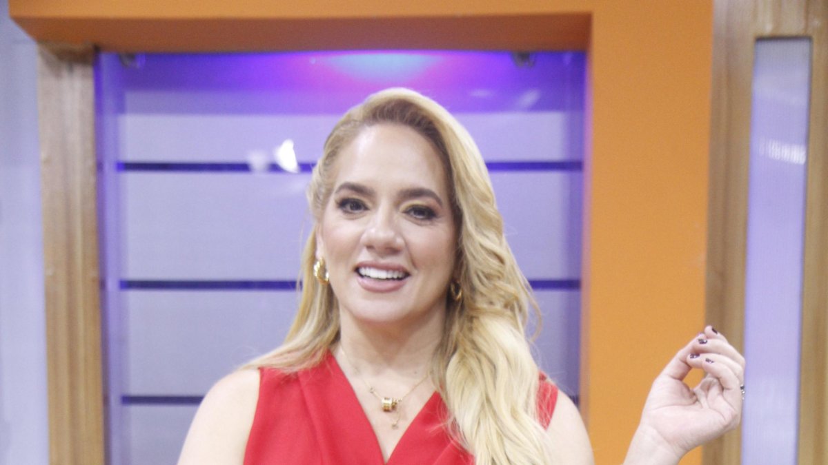 Gabriela Pazmiño actualmente es presentador de Noticias de la mañana de RTS.