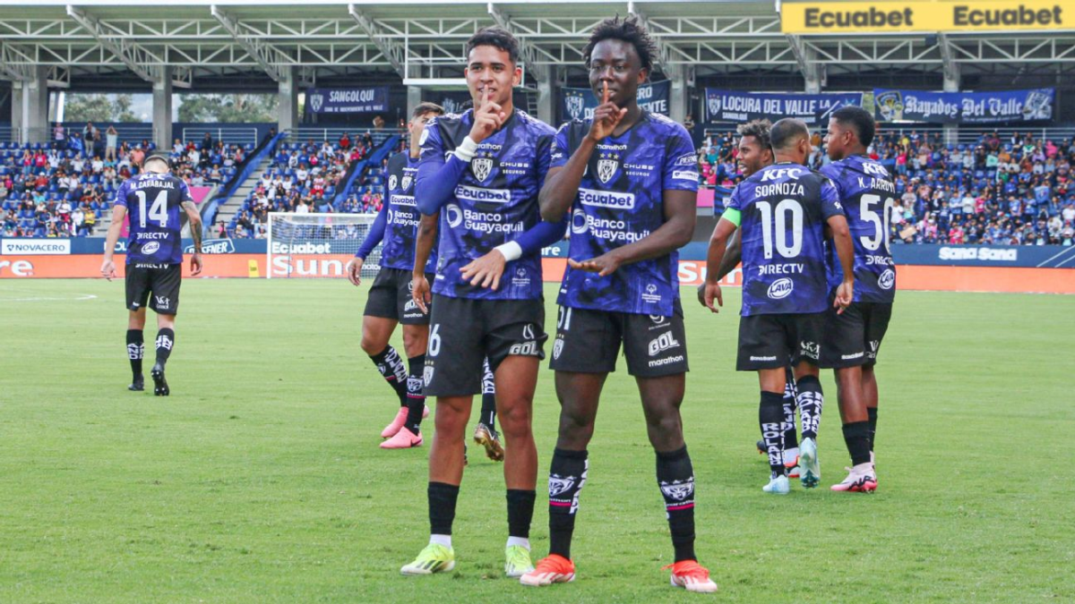 Kendry Páez (i) y Yaimar Medina en una de las celebraciones de gol con Independiente del Valle