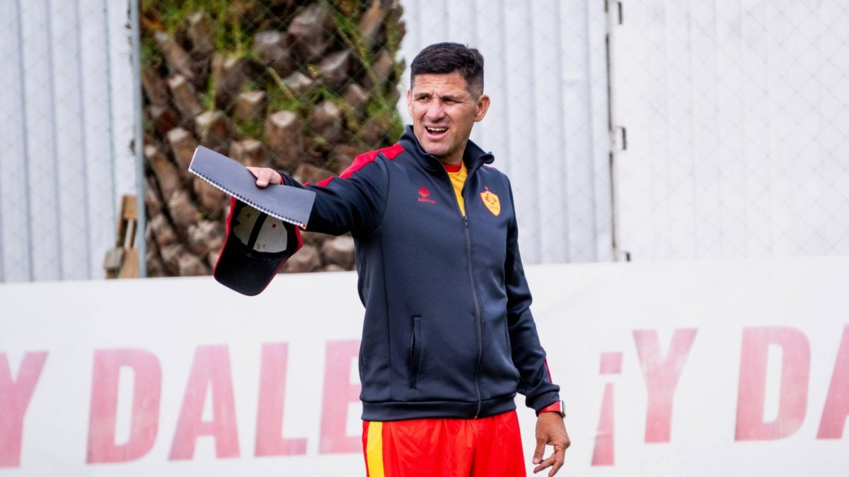 El DT Gabriel Pereyra busca consolidar su proceso en el Papá.