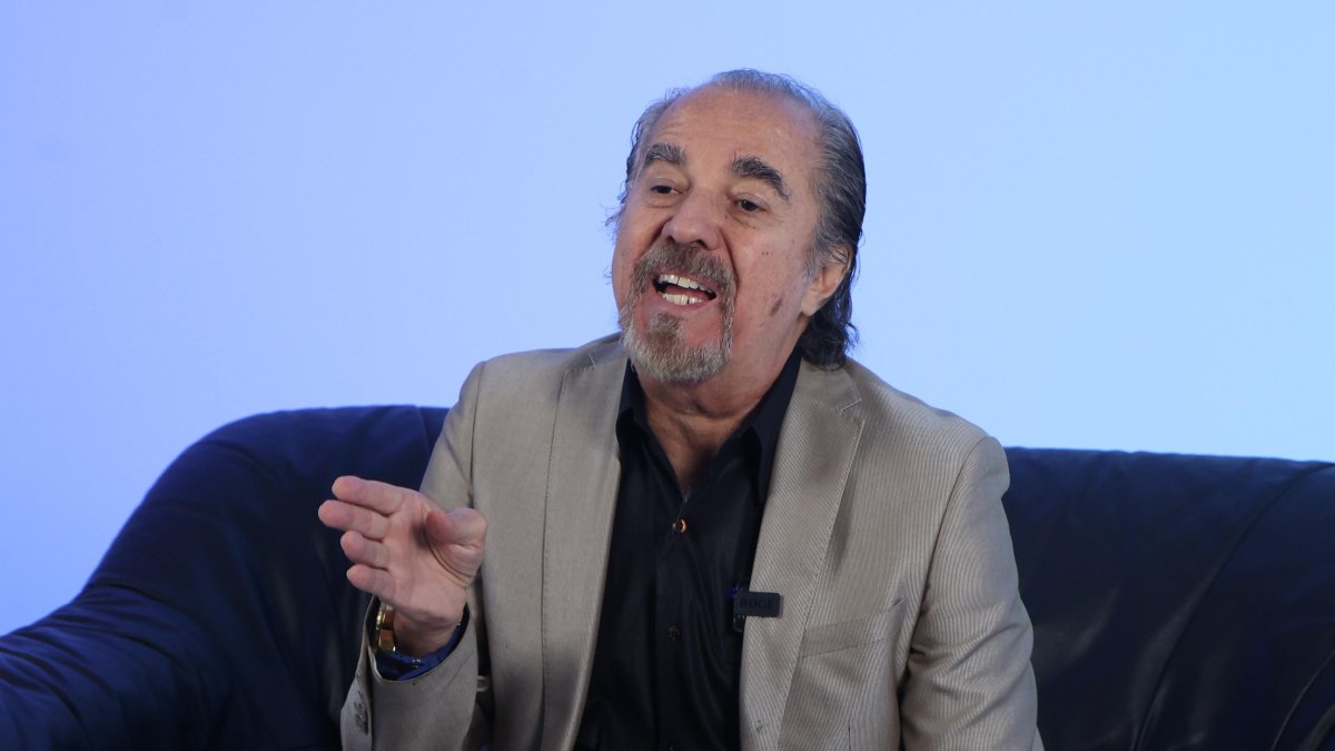 José Auad (62 años) es empresario de bienes raíces y tiene negocios de restaurantes.