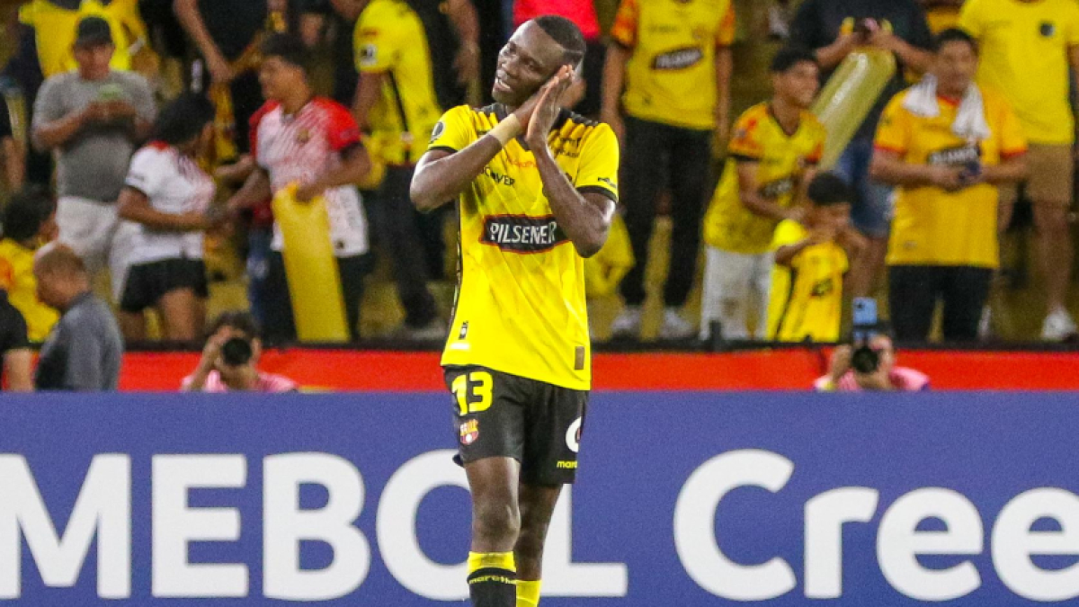 Janner Corozo es una de las carta de gol que tiene Barcelona para enfrentar a Corinthians en Brasil