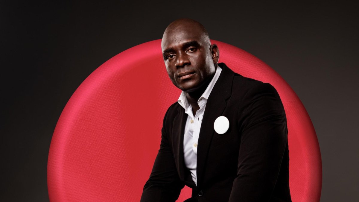 ¿Ya viste el pin de Segundo? Descubre el misterio detrás de su look.