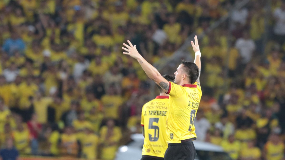 Octavio Rivero puso el empate 1-1 ante River Plate.