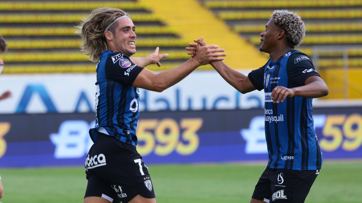 Claudio Spinelli (i) es una de las principales armas ofensivas del Independiente del Valle.