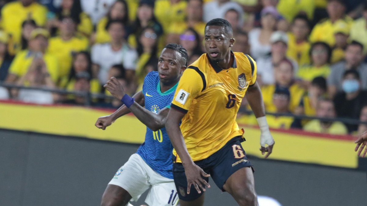 William Pacho mostró seguridad y jerarquí en la zaga tricolor.