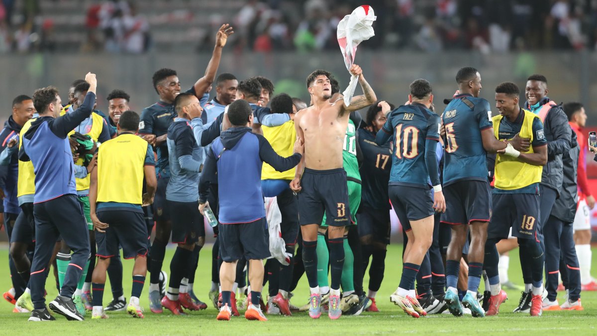 La selección de Ecuador celebró anoche en Lima su pase al Mundial del 2026.