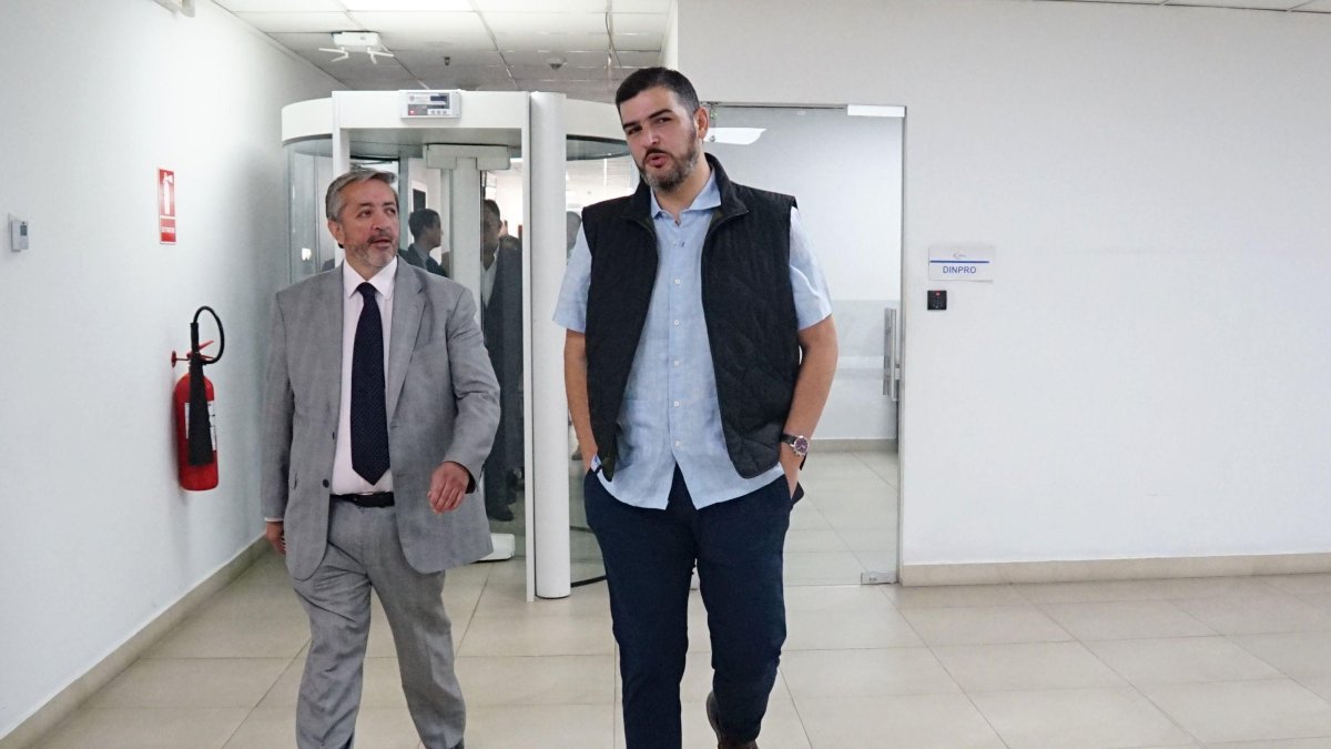 Aquiles Álvarez llegó en compañía de su abogado, Ramiro García.