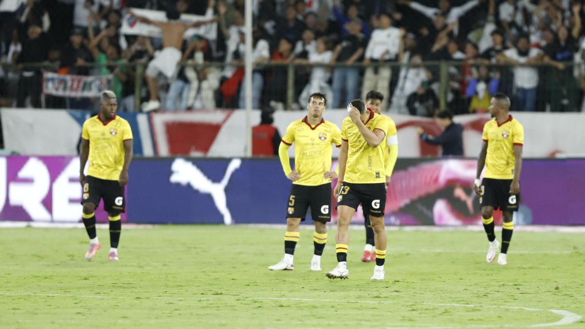 Nuevamente, los jugadores del Barcelona SC salieron cabizbajo tras encadenar su quinto partido sin victorias (cuatro por la LigaPro y uno por Copa Libertadores).