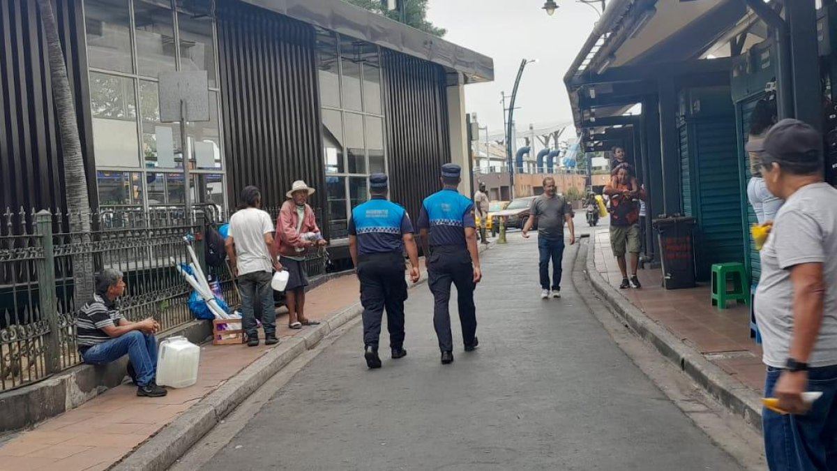 Los Metropolitanos son blanco constante de críticas por sus reiterativos abusos contra los comerciantes.