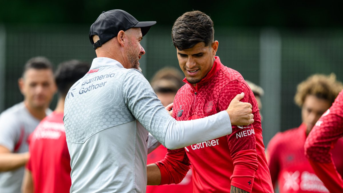 Piero Hincapié jugará como titular en el Bayer Leverkusen vs Pisa.