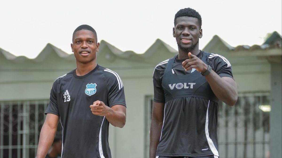 Oscar Bagui y Sergio Quintero jugadores de Emelec.