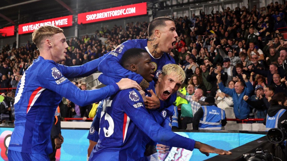 Moisés Caicedo registra dos goles en cuatro partido de Premier League.