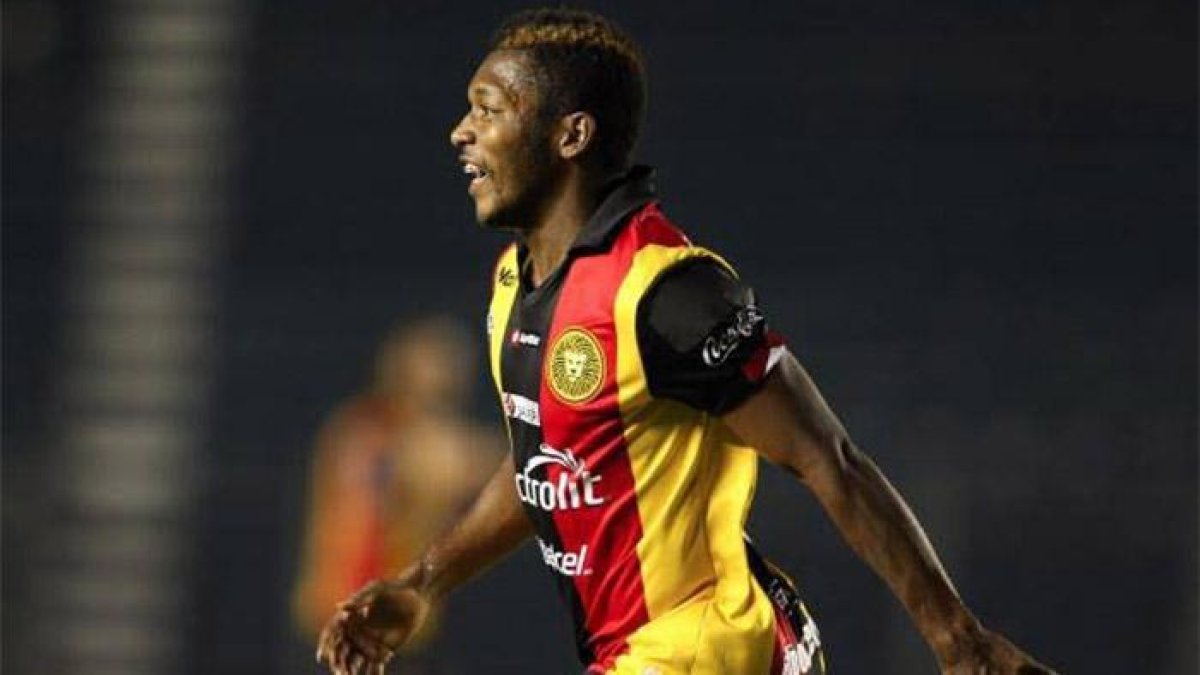 Jonathan González uno de los jugadores fallecidos.