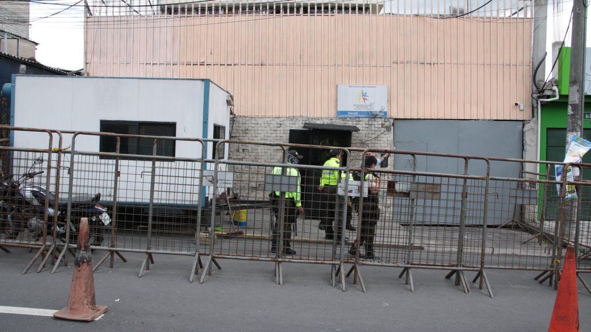 Los seis militares permanecen con prisión preventiva en la denominada cárcel 4, de Quito.