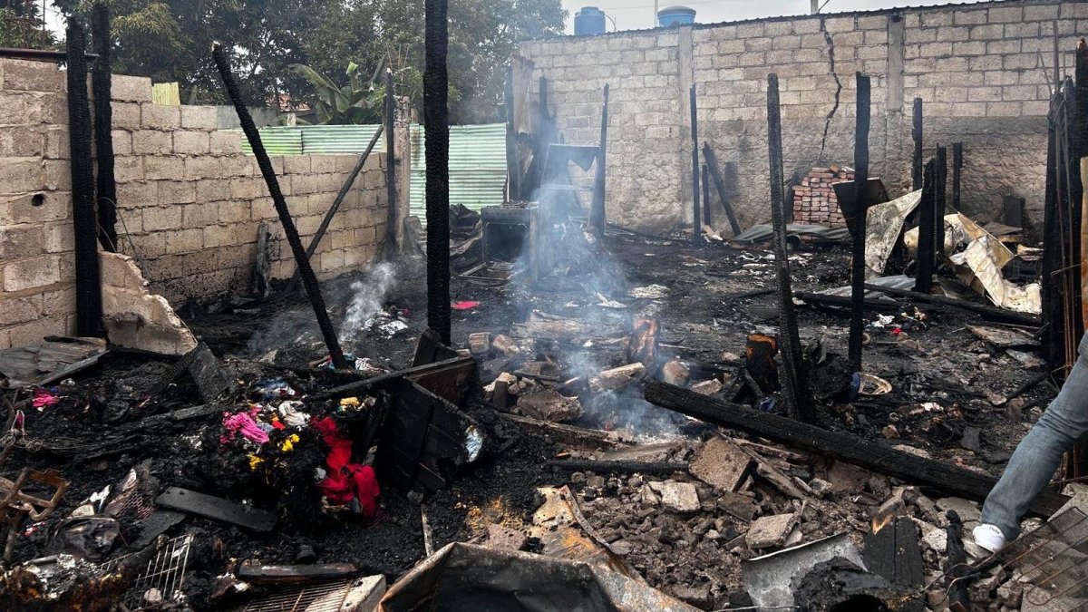 Sujetos que se hicieron pasar como policías llegaron a disparar a una familia y luego provocaron un incendio
