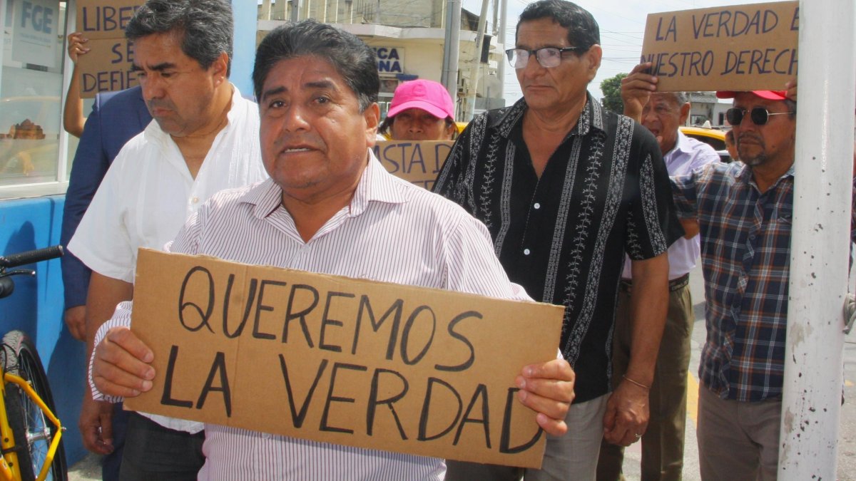 Moradores hicieron plantón fuera de la Fiscalía en La Libertad.