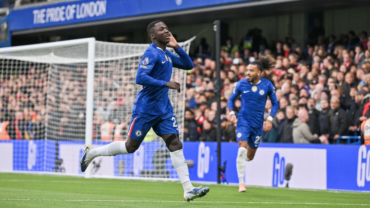 Liam Rosenior destacó el nivel de Moisés Caicedo.