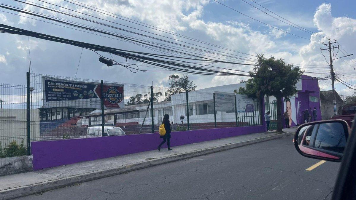 El  inmueble municipal fue pintado con el color del partido oficialista.