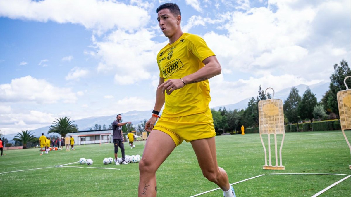 Miguel Parrales y sus trabajos con Barcelona en Quito.