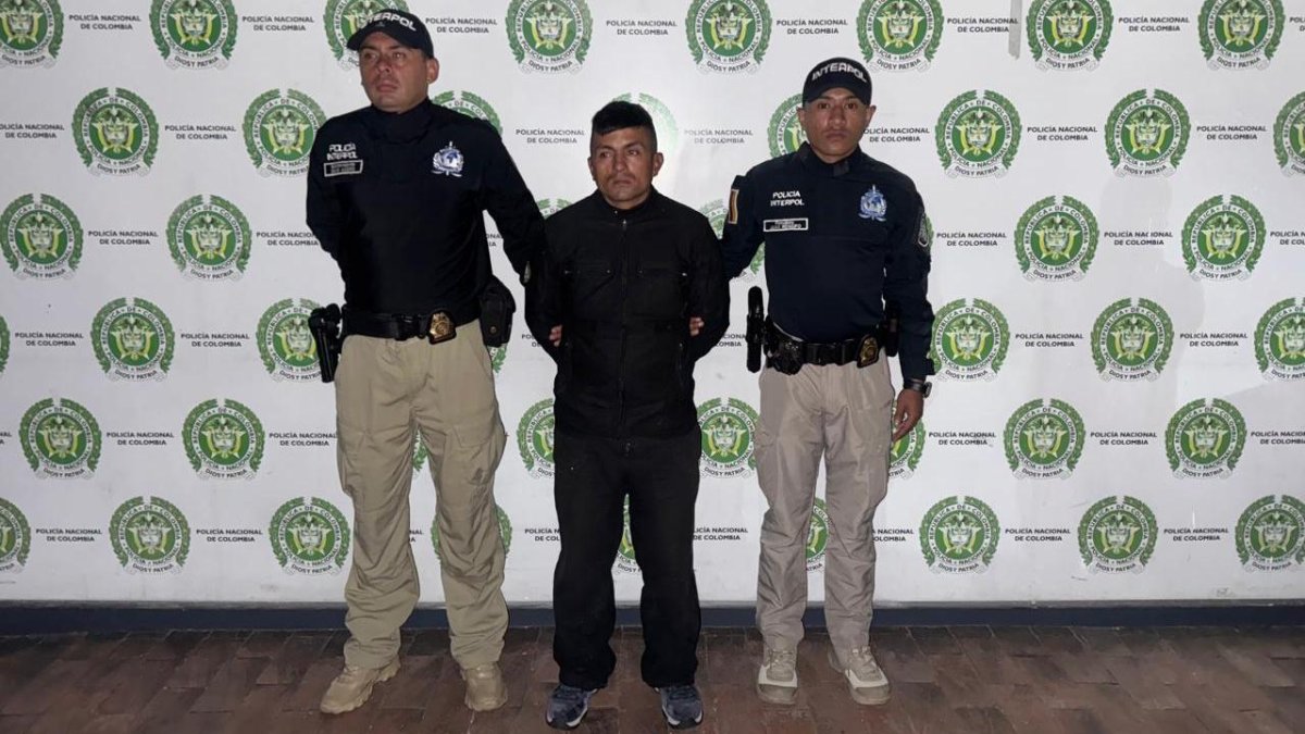 Miller Alejandro Cano Mateus, ciudadano colombiano, fue atrapado por la Interpol en Bogotá, Colombia.