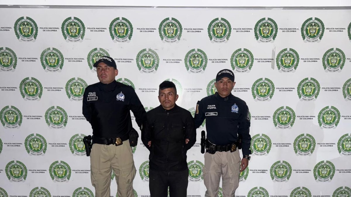 Miller Alejandro Cano Mateus, ciudadano colombiano, fue atrapado por la Interpol en Bogotá, Colombia.