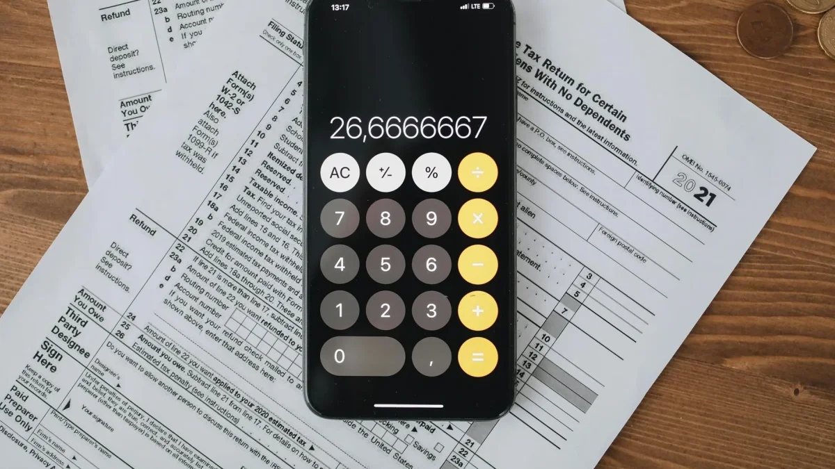 Los contribuyentes en Ecuador deben cumplir con el calendario tributario según el noveno dígito de su cédula para evitar multas por presentación tardía.