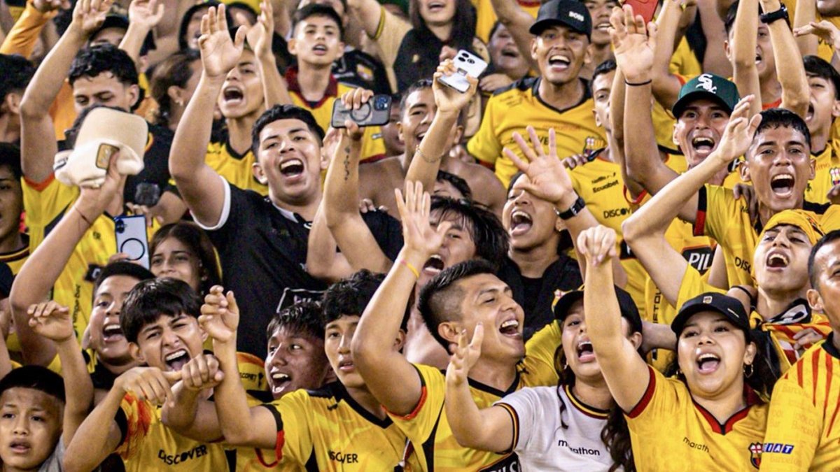 Hinchas de Barcelona hacen malabares para ir a la Libertadores tras el feriado.