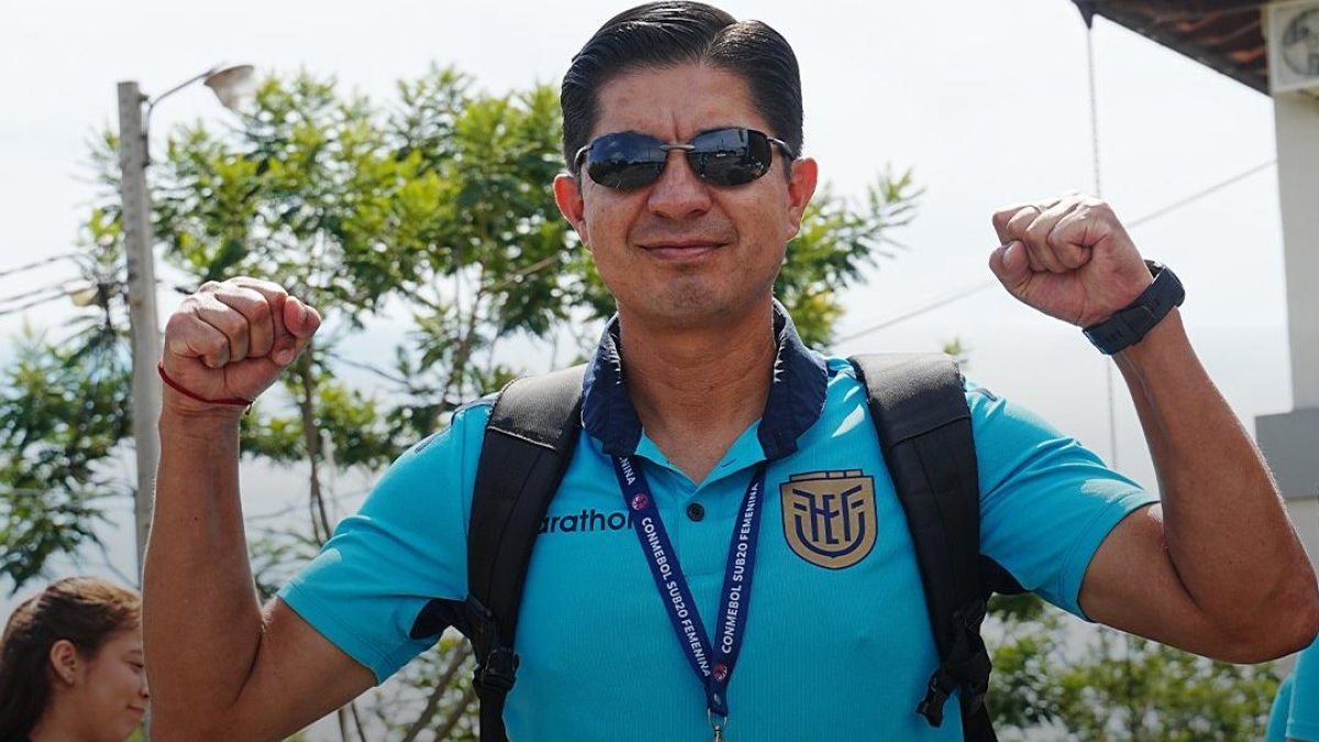 Eduardo Moscoso y su récord: siete Mundiales con la Tricolor femenina y juvenil.