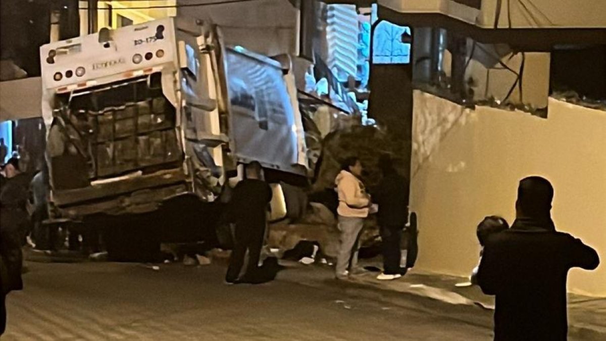 El conductor del vehículo resultó herido.