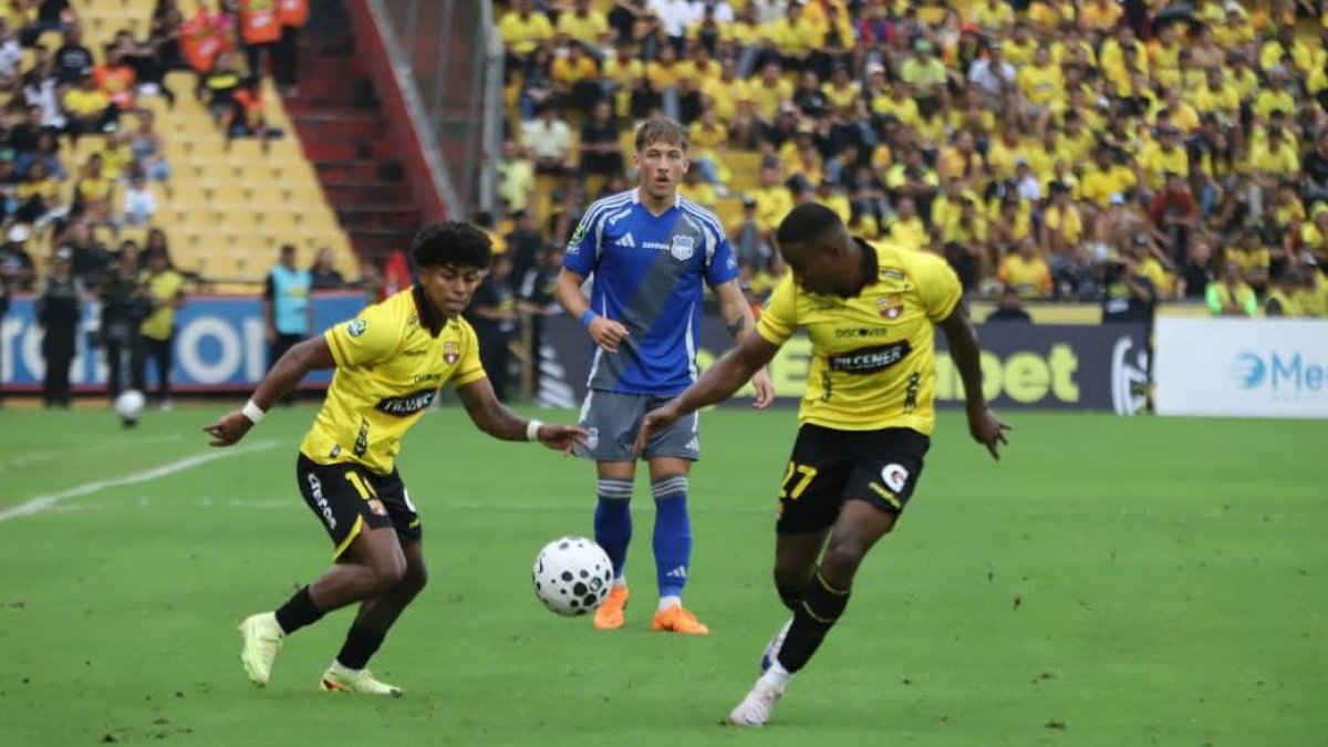 El primer Clásico del Astillero de 2026 se juega en el estadio Monumental.