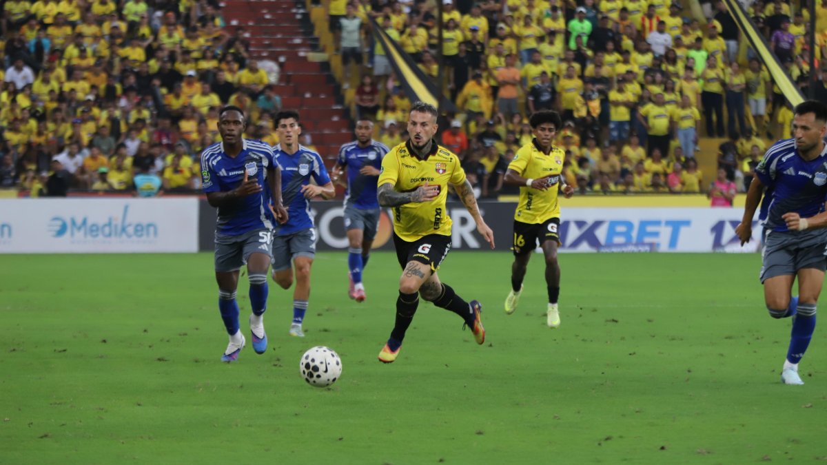 El Pipa marcó el 1-0 ante Emelec en el Clásico del Astillero 2026.